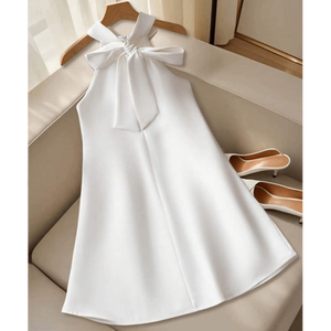 Robe élégante pour filles, col halter, coupe trapèze, avec nœud au dos et embellissement en perles - Product Image 4