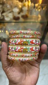 Exquisitos Brazaletes de Latón con Incrustaciones de Piedras de Colores, Joyería de Moda para Uso Festivo Tradicional - Product Image 5