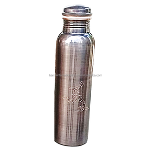 Botella de Cobre con Grabado, Acabado Pulido, Hecha a Mano en India, Beneficios para la Salud, Botella de Agua Potable de Cobre Puro - Product Image 1