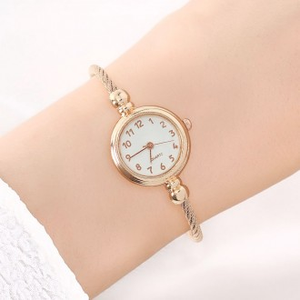 Montre-bracelet en or rose pour femme avec bracelet en fil de fer Ballons élégants et accessoires - Product Image 1