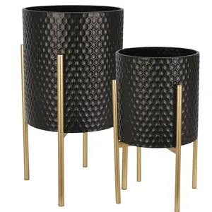 Elegante macetero metálico para exteriores con soporte para plantas ornamentales grandes en patios, balcones y terrazas. Soporte robusto. - Product Image 4