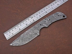 Couteau brut en acier de Damas, manche en bois personnalisé, pointe tombante, qualité industrielle, pour la chasse et le bushcraft, forgé à la main - Product Image 3