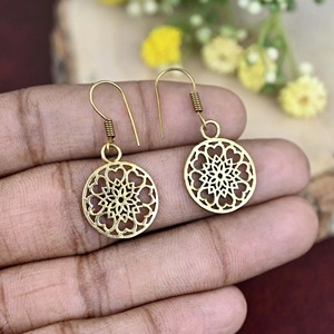 Pendientes de Latón Color Bronceado Natural, Acabado Sólido, Precio de Fábrica al por Mayor, Artículo para Manualidades Metálicas - Product Image 3