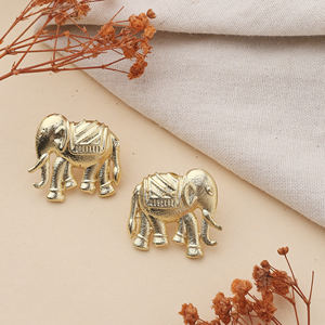 ต่างหูรูปช้างทองเหลืองทำมือ สไตล์คลาสสิก ชุบทอง เหมาะสำหรับงานพิธี งานปาร์ตี้ และทุกโอกาส - Product Image 1