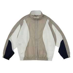 Chándal de nailon ligero con cremallera personalizado al por mayor para hombre, conjunto de pantalones cortos cortavientos de verano holgados en blanco de dos piezas - Product Image 4