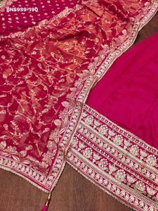 Vestido y Dupatta de Seda Vichitra de Excelente Calidad para Uso Ocasional con Bordado de Hilo y Lentejuelas, Exportador Indio - Product Image 5