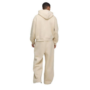 Ensemble survêtement homme noir avec sweat à capuche gaufré motif croix et pantalon assorti – Vêtements OEM ODM en gros - Product Image 4