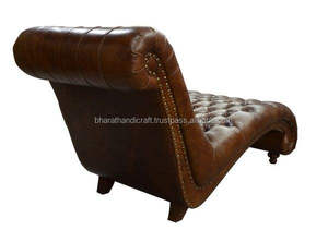 Sillón Chesterfield de Cuero Marrón Genuino de Lujo |   Sofá Cama de Cuero Hecho a Mano con Detalles Tufted |   Hecho en India - Product Image 4
