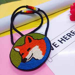 Collier pendentif renard artisanal perlé avec perles orange, blanches, noires, rouges, vertes et bleues et cordon long pour un style artistique traditionnel - Product Image 6