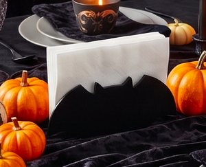 Porte-serviettes en métal noir avec un design unique en forme de chauve-souris, idéal pour la décoration de table de cuisine à la maison, au restaurant et à l'hôtel. - Product Image 5
