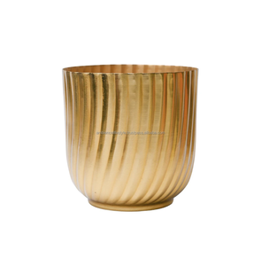 Ambiance Lifestyle Vase de fleurs de table en métal moderne de haute qualité Glaçure mate pour la décoration de la maison dans le salon et la chambre à coucher - Product Image 2