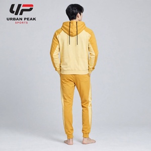 Chándal Duradero para Hombre Hecho con Tela Ligera que Ofrece un Ajuste Cómodo y una Sensación Ligera para Actividades Diarias - Product Image 3
