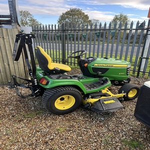 Nuevo Cortacésped Industrial John Deere X940 de Gasolina de 2 Tiempos y 224cc con Caja Recolectora y Mantenimiento Completo Disponible - Product Image 1