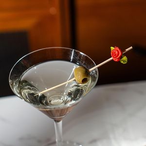 100 Pezzi Stuzzicadenti in Bambù da 4,7 Pollici, Spiedini Decorativi con Design a Rosa Rossa per Antipasti, Bevande e Frutta per Feste - Product Image 4