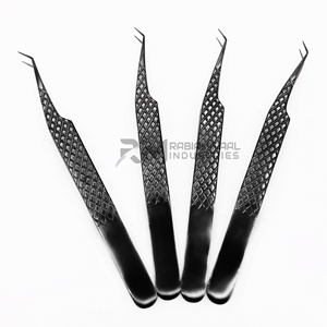 Pince à épiler pour extensions de cils en acier inoxydable noir de qualité supérieure RMI 45 degrés, avec poignée diamantée - Product Image 3