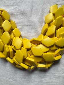 Cuentas de Resina Hexagonales Planas Multicolores al por Mayor |   Cuentas Geométricas para Azulejos de 15 mm y 18 mm |   Cuentas acrílicas a granel para la fabricación de joyería - Product Image 5