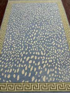 Alfombra de Lana Azul Claro con Borde de Llave Griega para Hombre: Tejida a Mano con Nudos y Puntos Abstractos, Bordado Abstracto para Sala de Estar 1 Q - Product Image 5