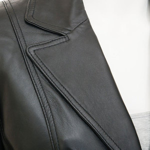 Blazer en cuir véritable pour femme, col rabattu, manches longues, couleur unie, fermeture boutonnée, vêtement d'extérieur, style élégant - Product Image 5
