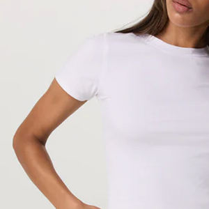 Camiseta elegante de color sólido para mujer, estilo minimalista informal, para compradores mayoristas, servicio OEM, diseño a precio económico. - Product Image 3