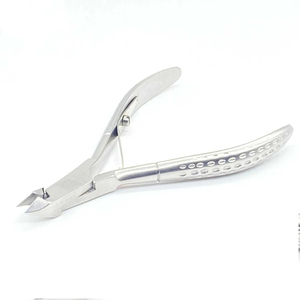 Coupe-cuticules pas cher en acier inoxydable, lames aiguisées pour la coupe des cuticules, coupe-cuticules de beauté, fabriqué au Pakistan - Product Image 4
