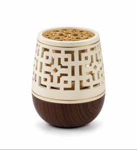 Quemador de Bakhoor Decorativo Moderno con Diseño de Trébol Calado, Detalles en Dorado y Base con Acabado en Madera para Decoración del Hogar - Product Image 5
