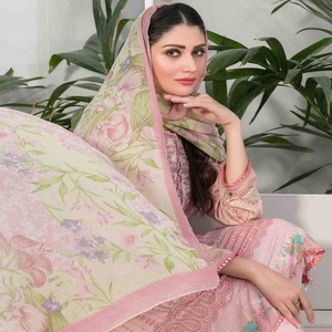 Tawakkal Volume Eashal Costume de pelouse en viscose brodé 3 pièces Beaux modèles Tenue de soirée décontractée Salwar Kameez Usage quotidien - Product Image 3