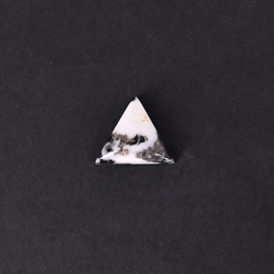 Pierre précieuse naturelle en jaspe zèbre - Triangle 15x17 mm Cabochon à dos plat pour la fabrication de bijoux - Product Image 3
