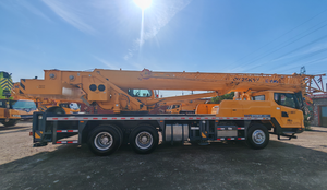 Grue mobile hydraulique d'occasion bien entretenue 2022 XCM-G QY25K5F 25t pour la pose d'éléments en béton - Product Image 5