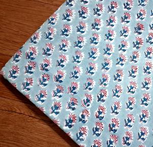 Tela de algodón estampada a mano con motivos florales en azul pastel – Tela de algodón Jaipur Buti Running Fabric - Product Image 5