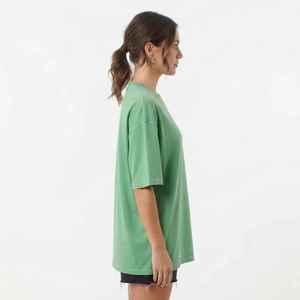 เสื้อยืดโอเวอร์ไซส์สีเขียวสำหรับผู้หญิง คอกลม แขนสั้น ผ้าฝ้าย 100% ทรงหลวม พิมพ์ลายโลโก้ เหมาะสำหรับใส่ลำลองในฤดูใบไม้ผลิและฤดูร้อน - Product Image 4