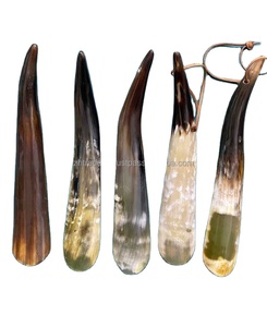 Calzador de Cuerno de Búfalo Natural Hecho a Mano - Diseño Antiguo de Alta Calidad Ecológico, Accesorios para Zapatos de Estilo Moderno - Product Image 1