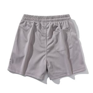 Shorts de sport gothiques personnalisés avec logo pour hommes, en tissu Oxford, taille haute élastique, couleur unie, avec poche, séchage rapide et respirant - Product Image 4