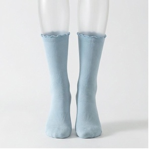 Chaussettes ras du cou bleu clair, couleur unie, tricotées, respirantes, pour adultes, usage décontracté - Product Image 1