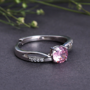 Anillo Ajustable de Plata de Ley 925 con Circonita Cúbica Rosa Solitaria, Diseño de Anillo de Compromiso con Engaste de Bisel, Joyería al por Mayor - Product Image 3