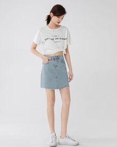 Mini-jupes tendance en gros pour femmes, style urbain sexy, en jean plissé respirant, taille décontractée, avec bouton et ceinture - Product Image 4