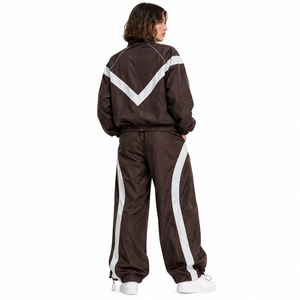 Conjunto de Chaqueta y Pantalones Cortavientos Ligeros Unisex, Personalizables con Marca, Resistentes al Agua, Ropa de Exterior OEM, Corte Holgado - Product Image 2