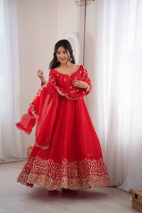 Magnifiques robes Anarkali en soie lourde de style indien et pakistanais, avec broderies de sequins et pierres, Pishwas longueur midi - Product Image 1