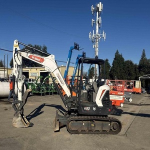 Excavadora compacta Bobcats E50 diseñada para eficiencia y resistencia, ideal para proyectos de construcción, que ofrece una calidad premium. - Product Image 4