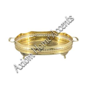 Plateau en laiton élégant avec finition polie parfait pour les rassemblements de Noël et le service par Axiom Home Accents - Product Image 1