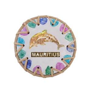 Almohadilla de Ratán Tejida a Mano con Incrustaciones de Nácar - Aislante Térmico - Utensilios de Cocina Hechos a Mano con Encanto Rústico - Product Image 1