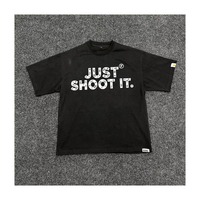 T-shirt noir à manches courtes pour homme avec imprimé plan de construction d'un pistolet au dos, style streetwear, coupe classique, en coton, col rond