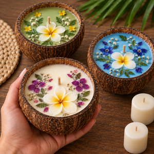 Bougie artisanale en cire de soja dans une coquille de noix de coco avec fleurs séchées, lavande et rose, bougie décorative aromathérapeutique botanique - Product Image 1