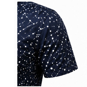 Chemise de week-end élégante pour homme avec imprimé tendance, en tissu mélange de coton doux et design graphique moderne - Product Image 4