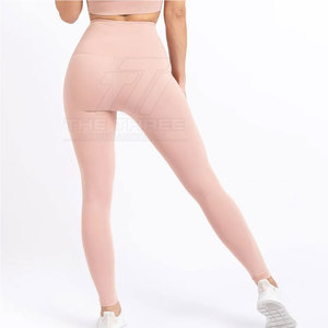 Ensemble de yoga de qualité supérieure avec taille élastique et logo avant - Leggings et haut court 2 pièces pour l'entraînement et le sport - Product Image 5