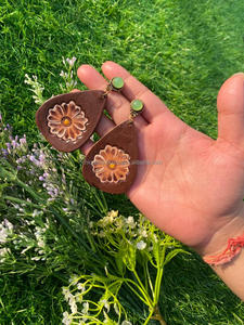 Boucles d'oreilles en cuir usiné à la main boucles d'oreilles Boho en cuir véritable personnalisées haute qualité peintes à la main bijoux faits main pour femmes occidentales - Product Image 2