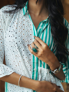 Robe longue droite de créateur tendance pour la plage et les fêtes, idéale pour un cadeau d'anniversaire, en vente en gros - Product Image 2