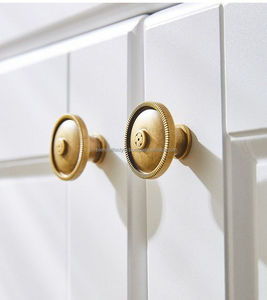 Boutons en laiton uniques conçus pour les meubles sur mesure, les armoires et les tiroirs, décoration intérieure distinctive - Product Image 6