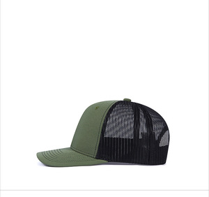 Gorra Trucker de 5 Paneles para Exteriores con Parche Bordado Personalizado en el Panel Frontal, Transpirable, Impermeable, Diseño Deportivo y Elegante - Product Image 2