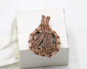 Colgante de Ametrina con Alambre de Cobre, Tamaño Libre, Gema de Ametrina Natural, Joyería Hecha a Mano - Product Image 4
