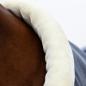 Mantas de lana de lujo para caballos de invierno con forro de nailon y cierre ajustable en el pecho para un ajuste seguro. Se aceptan pedidos OEM. - Product Image 3